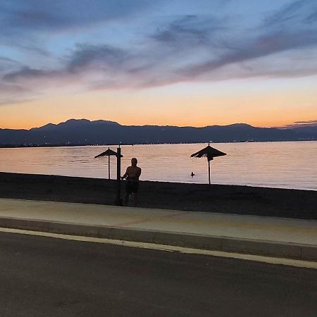 Sun, Sea, And Sand-Only 20 Footsteps To The Beach Corinto Esterno foto
